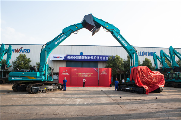 平博在线智能新推“节油王”混合动力挖掘机