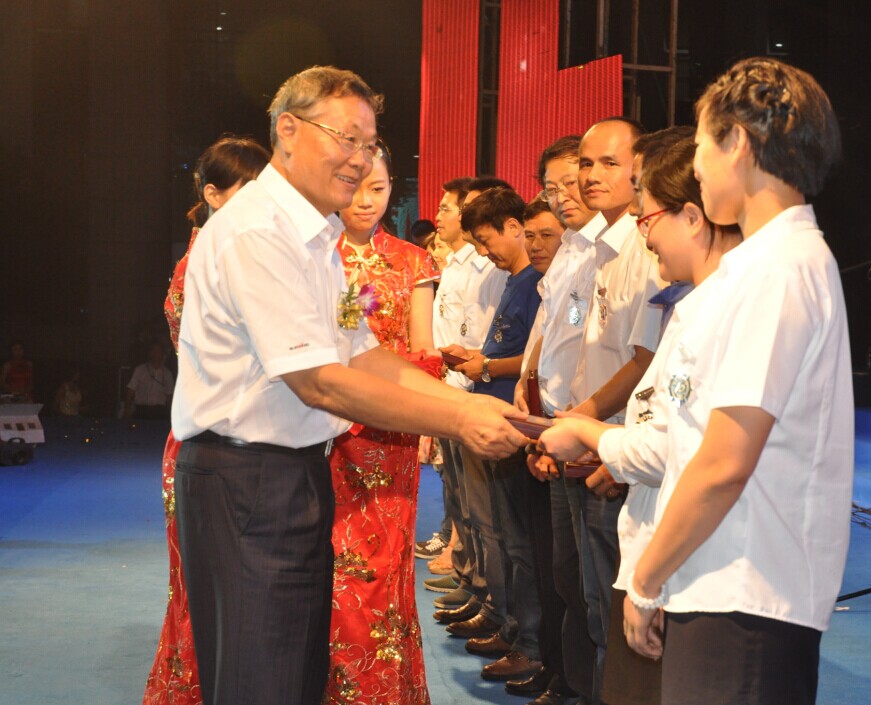 新征程 新跨越 平博在线智能十五周年庆典大会暨新产品新技术交流会隆重举行