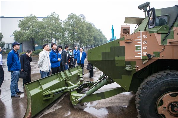 国家发改委国防动员研究发展中心毕智勇主任一行考察平博在线智能