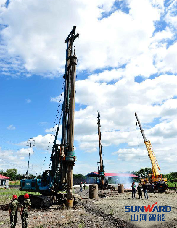 完美第一钻，平博在线智能助力哈佳快速铁路