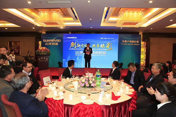 平博在线智能宝马展用创新倾倒客户，现场签单两亿元