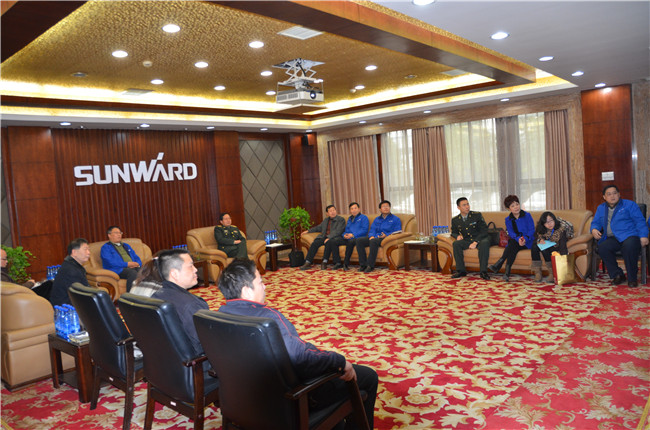 湖南省国动委综合办专职副主任胡代松考察平博在线智能