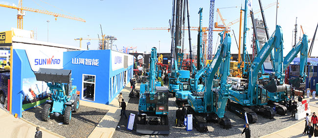 平博在线智能宝马展用创新倾倒客户，现场签单两亿元