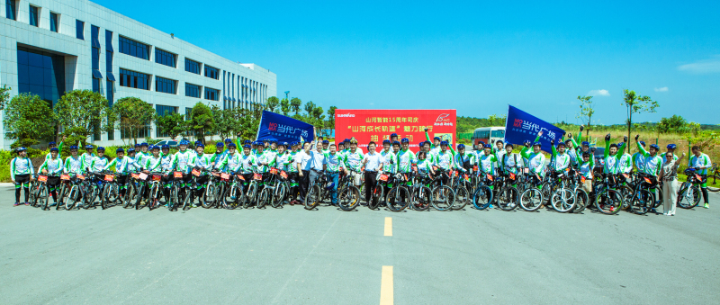 再走平博在线创业路，重温青年奋斗史