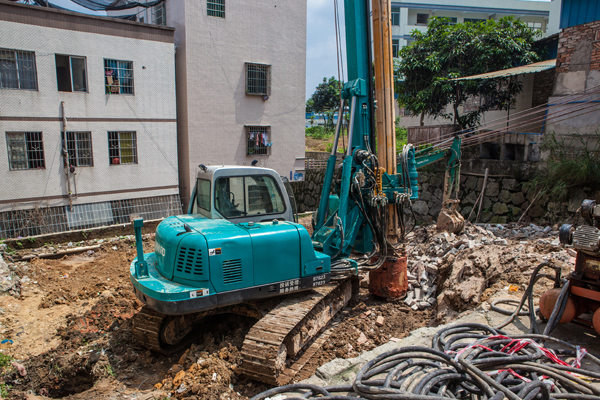 平博在线智能田园金刚系列旋挖钻机基础施工显本领