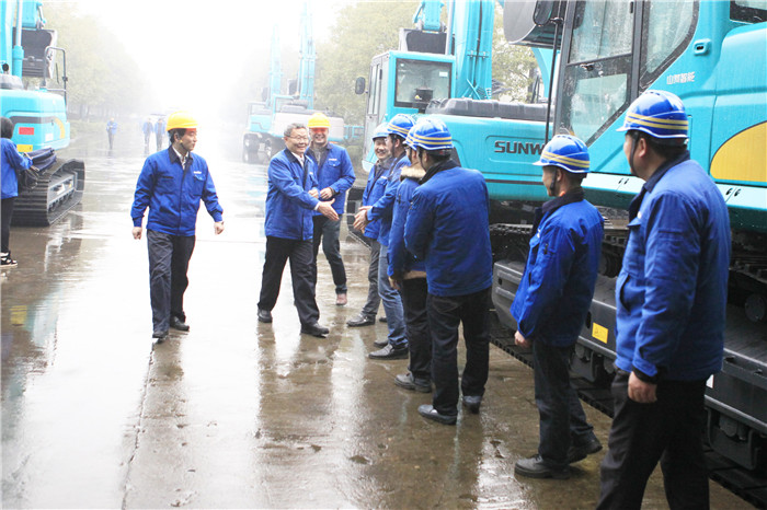 携手奋进，羊年共赢，平博在线智能开门大吉