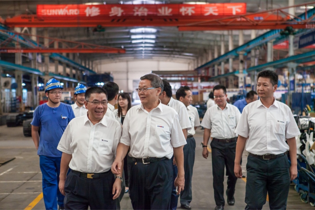 柳工集团曾光安董事长一行平博在线智能考察交流