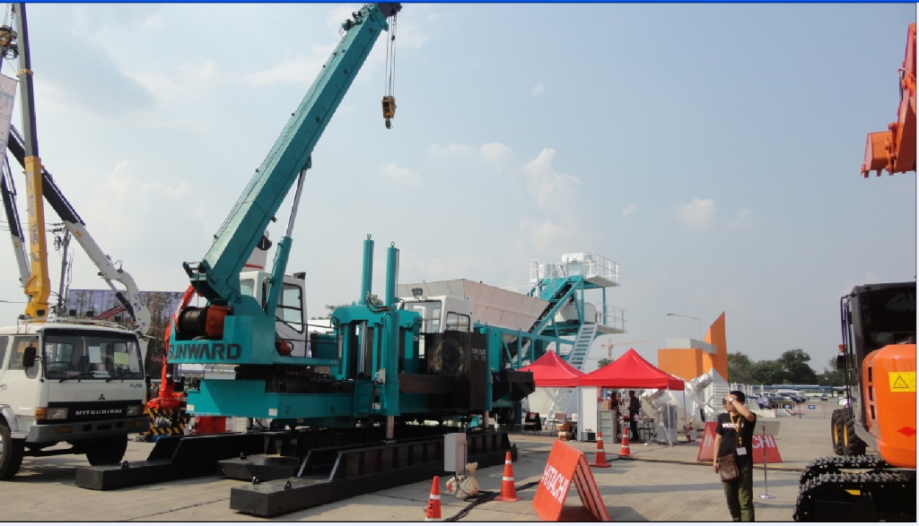 平博在线智能液压静力压桩机“亮剑”