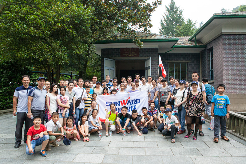 开挖机，坐游艇、飞机 平博在线智能开展员工家属开放日活动