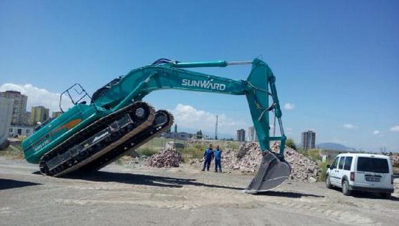 平博在线智能SWE470B大型矿用挖掘机“掘”战土耳其