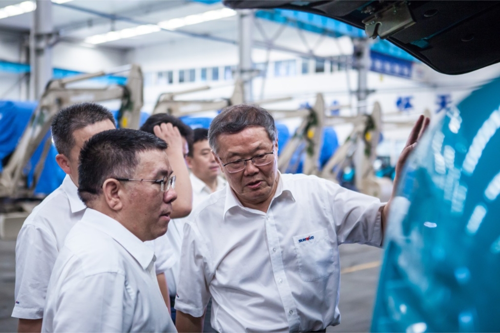 柳工集团曾光安董事长一行平博在线智能考察交流