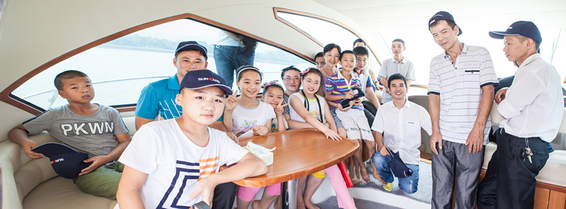 开挖机，坐游艇、飞机 平博在线智能开展员工家属开放日活动