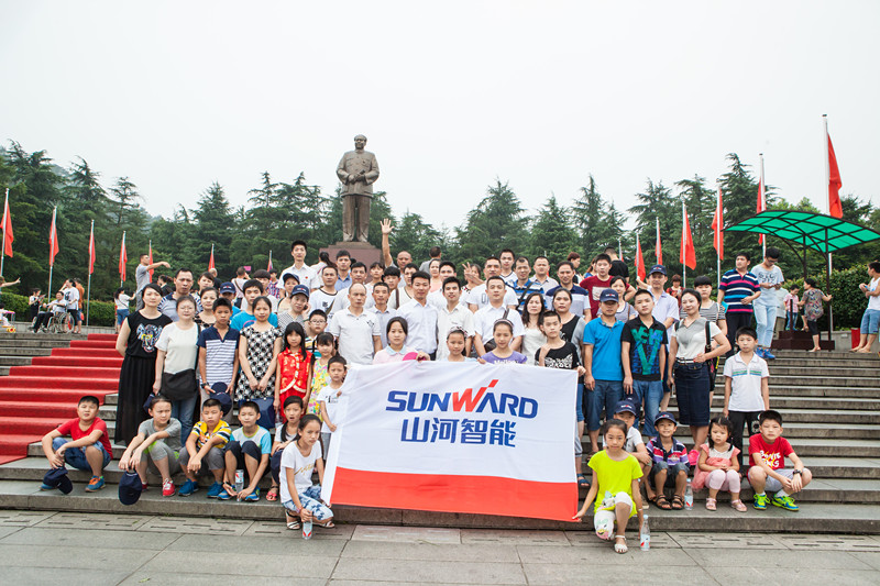 开挖机，坐游艇、飞机 平博在线智能开展员工家属开放日活动