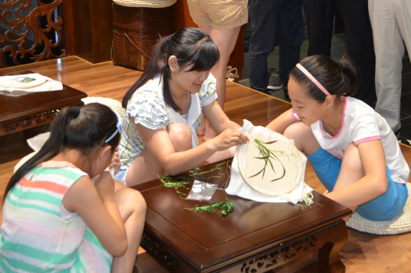 民盟平博在线智能支部活动彰显“针”功夫