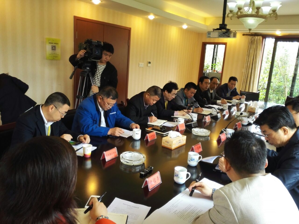 长沙市委常委、副市长张迎春一行莅临平博在线智能考察调研