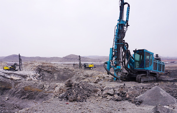 再战国际领先品牌，平博在线智能露天液压钻车一举成名