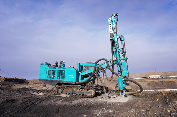 再战国际领先品牌，平博在线智能露天液压钻车一举成名