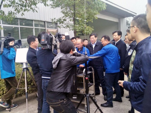 省委书记杜家毫勉励平博在线智能：做大做强航空航天产业