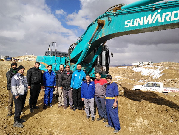 伊朗客户点赞平博在线智能全系列液压挖掘机