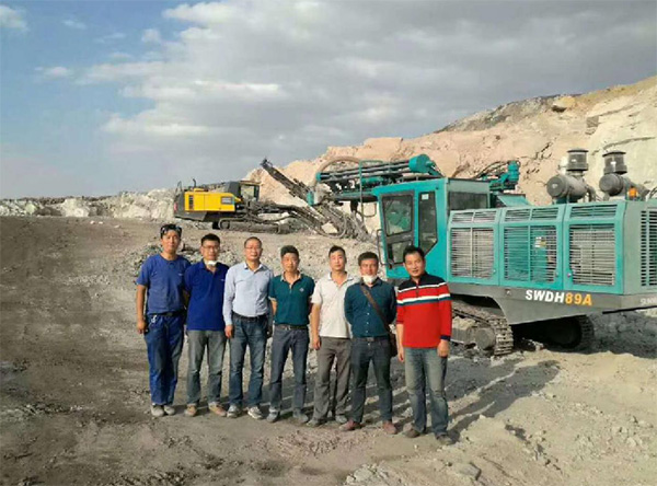 PK国际领先品牌，平博在线智能露天液压钻车再交完美答卷