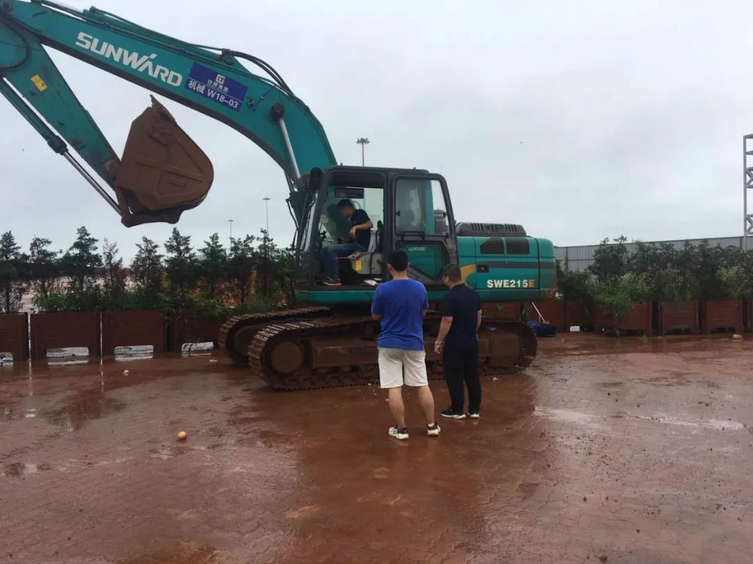 感恩相伴 关爱相随——平博在线智能服务万里行走进豫鲁黔