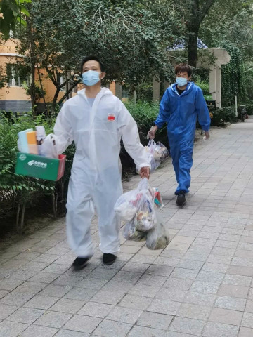 有你们，平博在线无畏！——平博在线人新疆抗疫