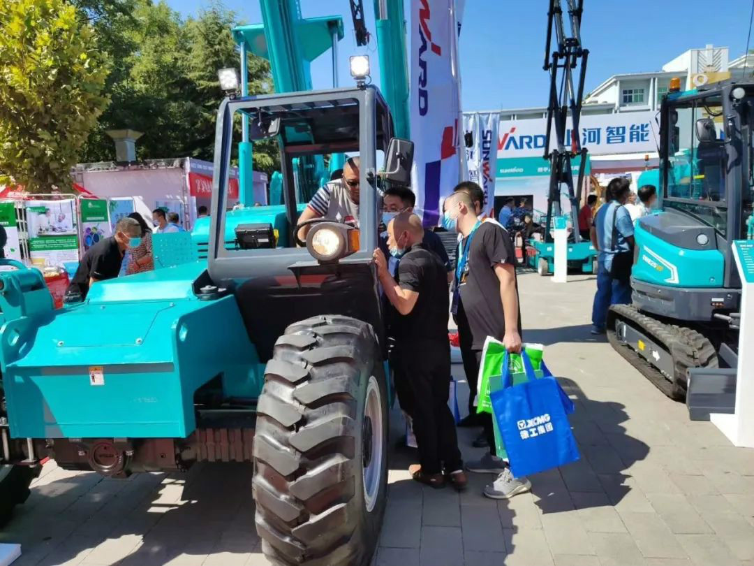 平博在线智能高空作业设备“吸睛”雄安展