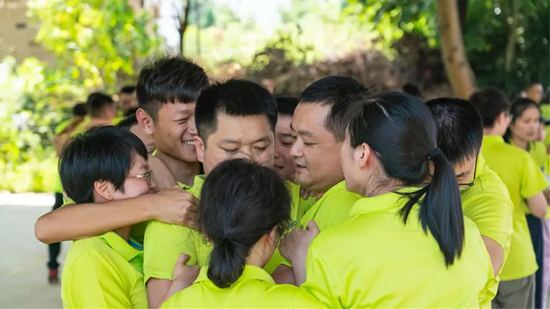 【夯基础 强执行 跨高度】2019平博在线智能挖掘机营销公司拓展训练营顺利开展