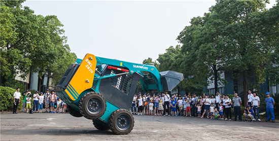 这个夏天，亲子玩转平博在线智能“三栖”装备