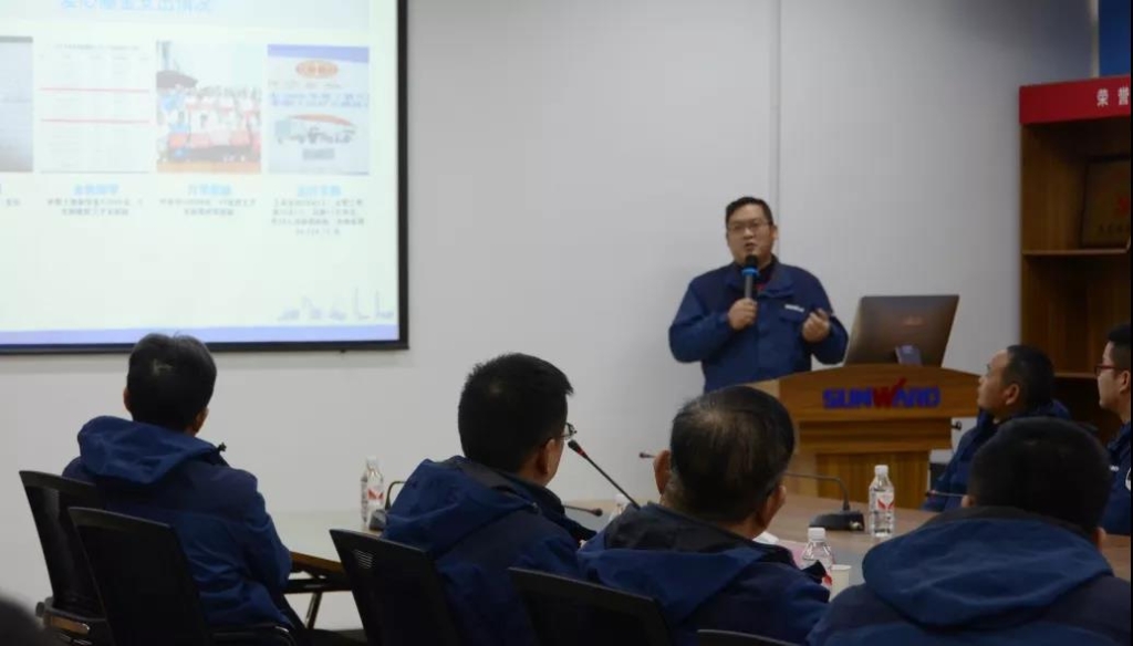 平博在线智能召开春节困难职工座谈会