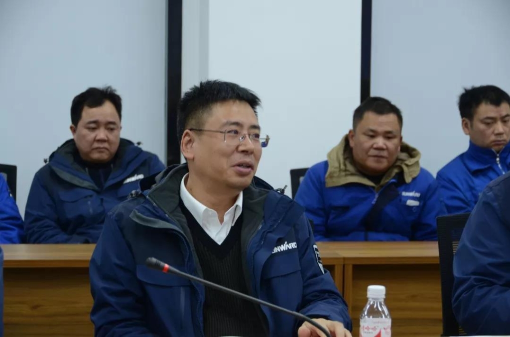 平博在线智能召开春节困难职工座谈会