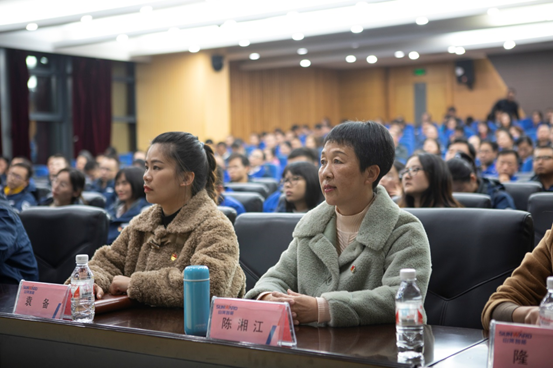 平博在线智能开展“不忘初心 牢记使命”主题教育宣讲活动