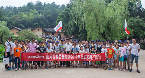 这个夏天，亲子玩转平博在线智能“三栖”装备