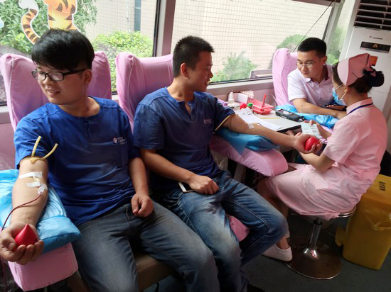 血液连接你我大爱感动星城——记平博在线智能2016年夏季无偿献血活动