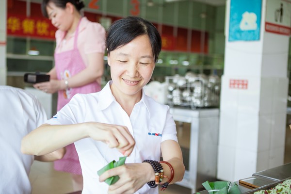 弘扬传统文化,共享浓情端午——记第三届“爱国心·平博在线情”包粽子比赛