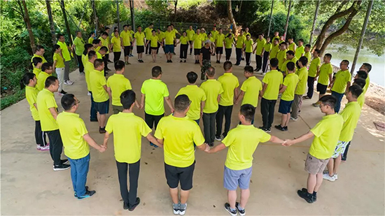 【夯基础 强执行 跨高度】2019平博在线智能挖掘机营销公司拓展训练营顺利开展