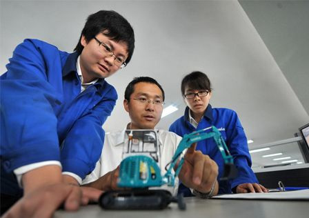 23.jpg 新华社报道:平博在线智能蝉联全球工程机械50强