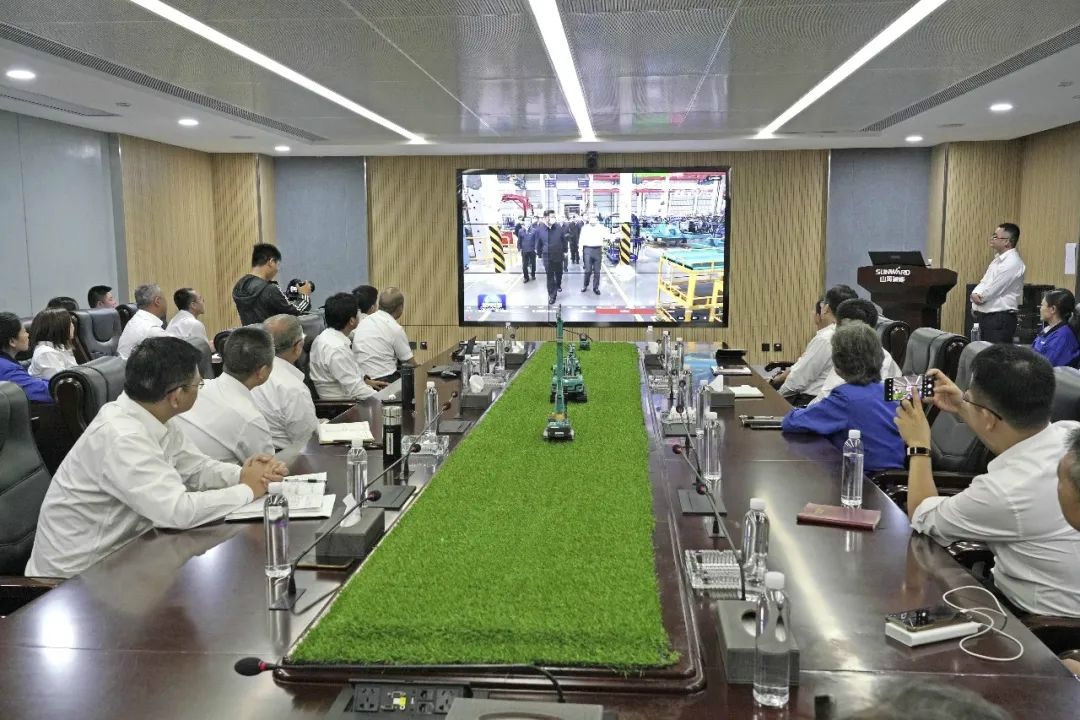 总书记“点赞”平博在线创新,平博在线智能集中收看《新闻联播》