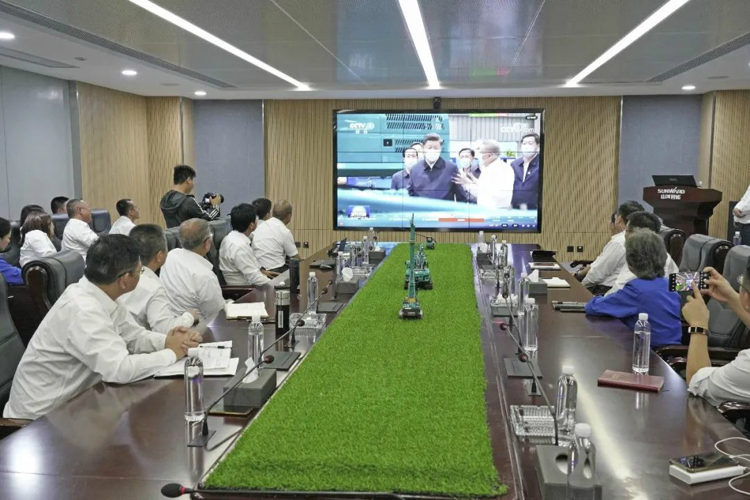 总书记“点赞”平博在线创新,平博在线智能集中收看《新闻联播》