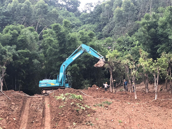 平博在线智能SWE 215E挖掘机是他的左膀右臂！