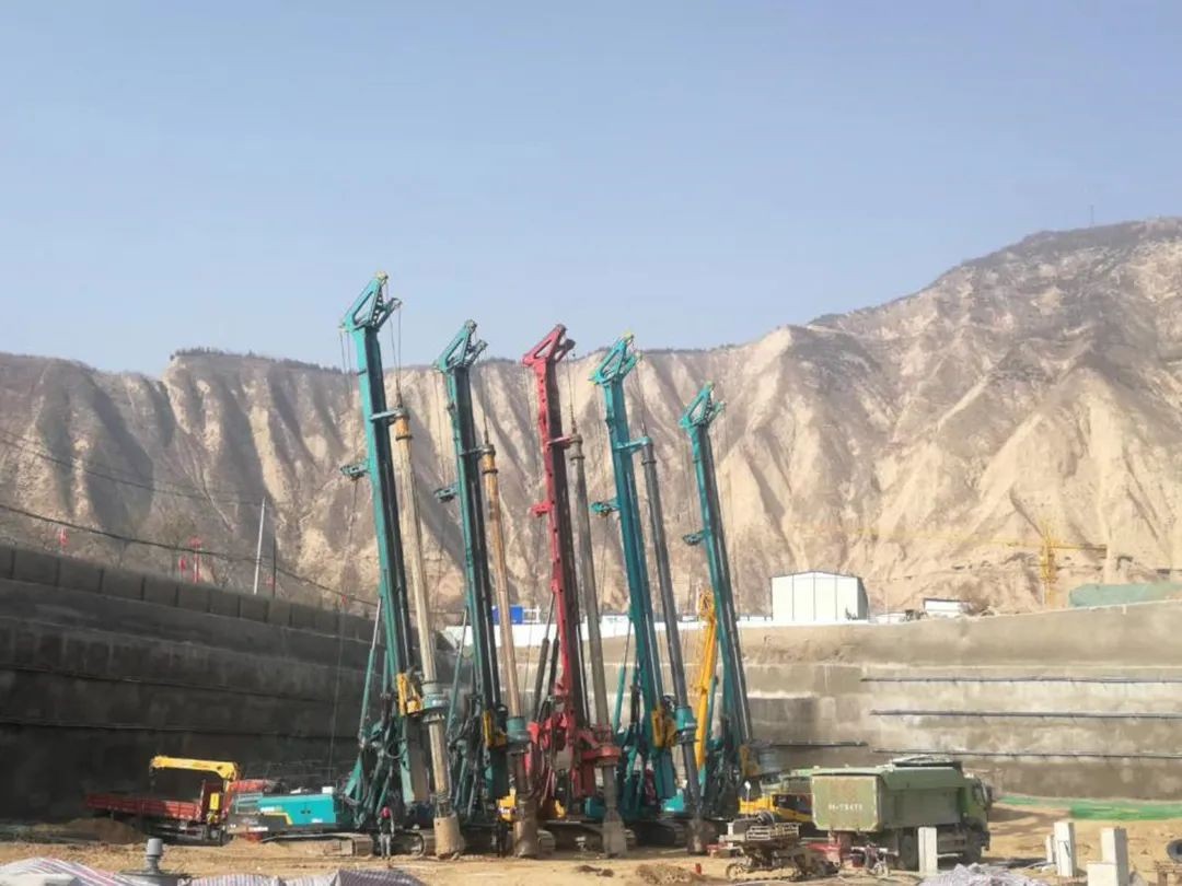 金戈铁马工程路 风雨无阻选平博在线