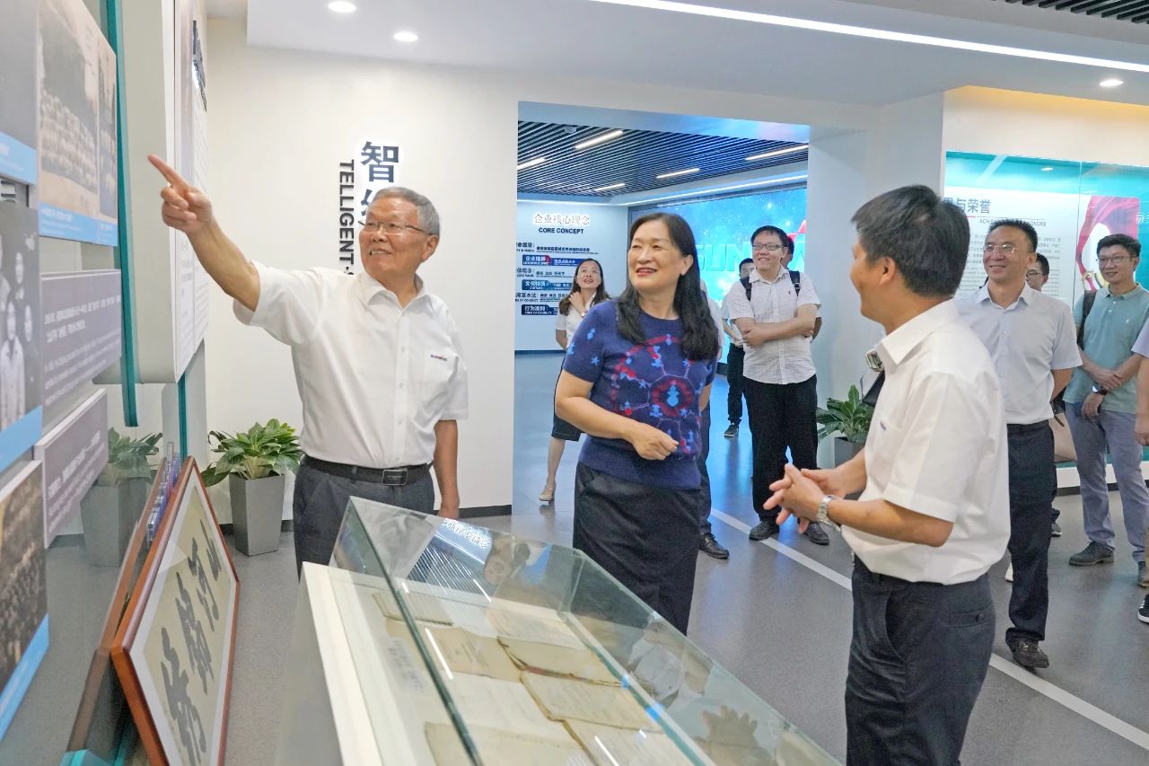 为创新创业精神点赞！中国工程院院士陈晓红一行到访平博在线智能