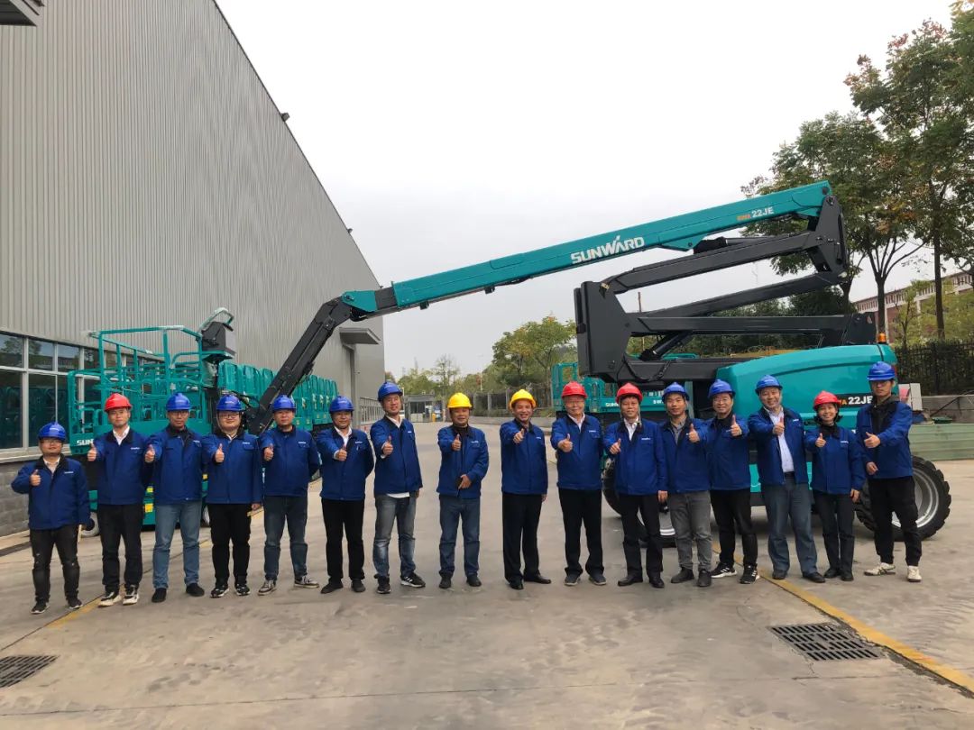 同级别作业高度最高！平博在线智能首款自主研发电动臂式高空作业平台下线