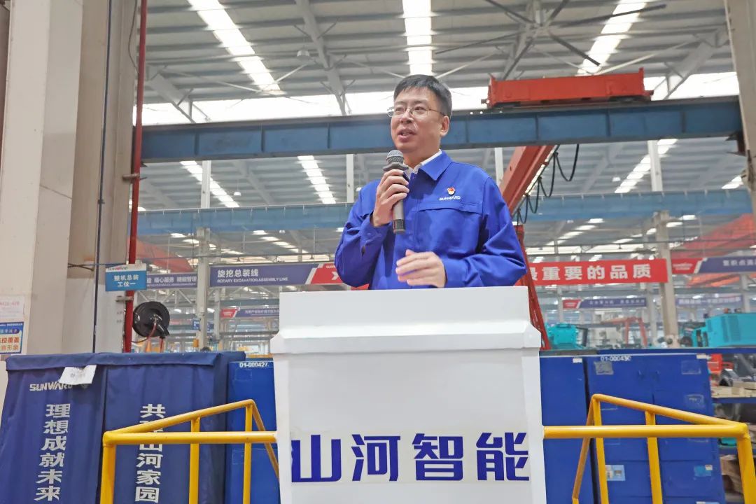 向榜样学习！平博在线智能56名职工受到职工职业技能竞赛表彰