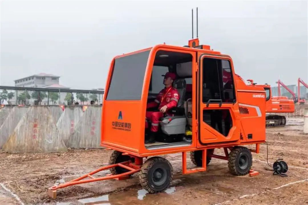 表现亮眼引关注!平博在线智能5G远程遥控挖掘机现身湖北省自然灾害工程应急救援基地