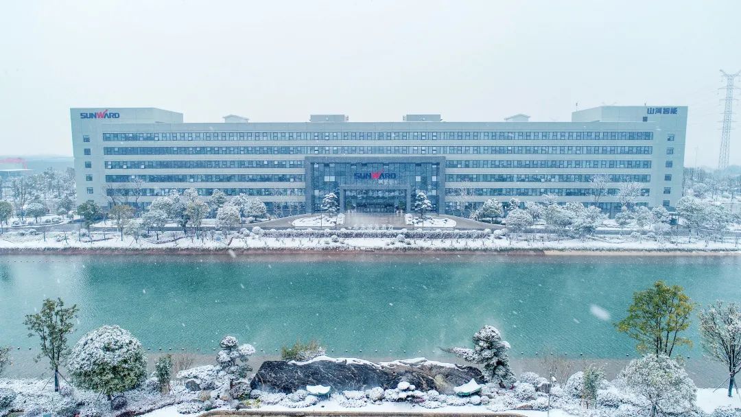 瑞雪兆丰年,邀您共赏雪中平博在线!