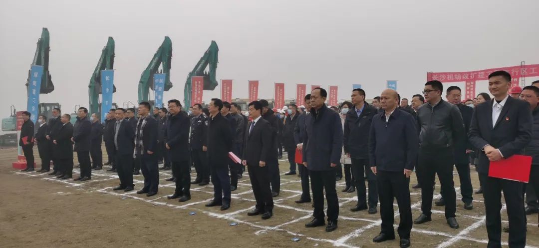 “平博在线绿”精彩亮相!平博在线智能装备全面助力长沙机场改扩建项目