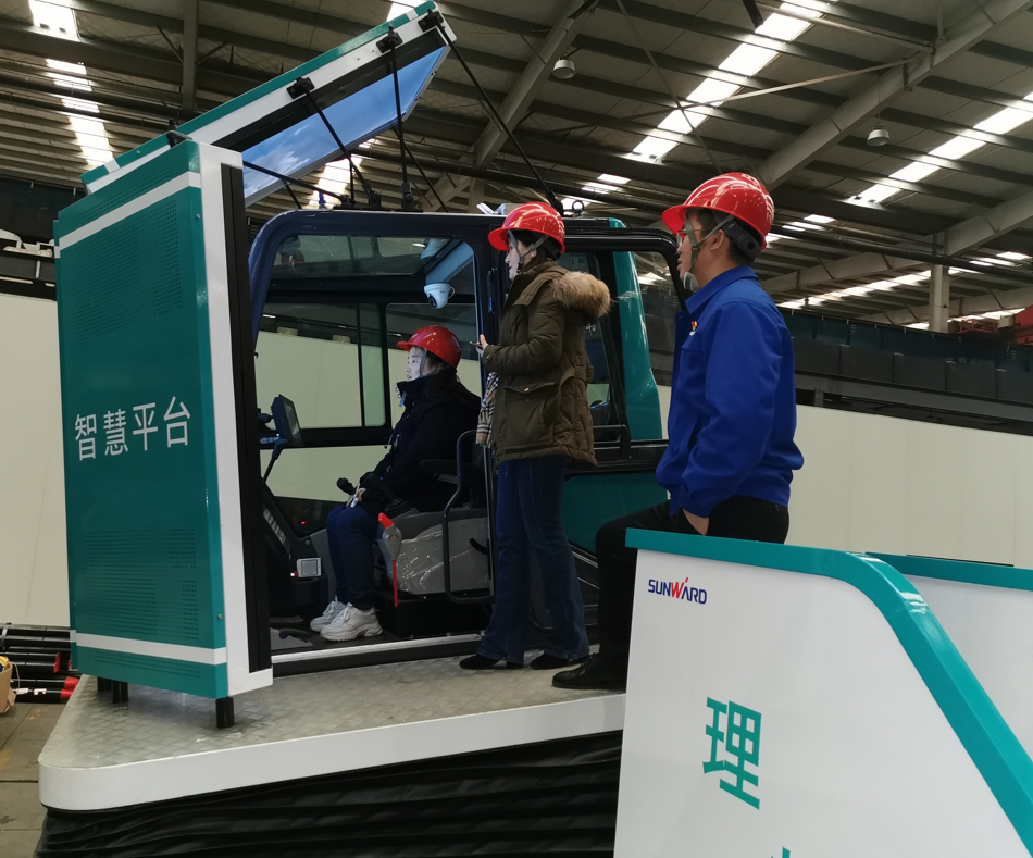 湖南省人工智能学会秘书长陈爱斌一行考察调研平博在线智能