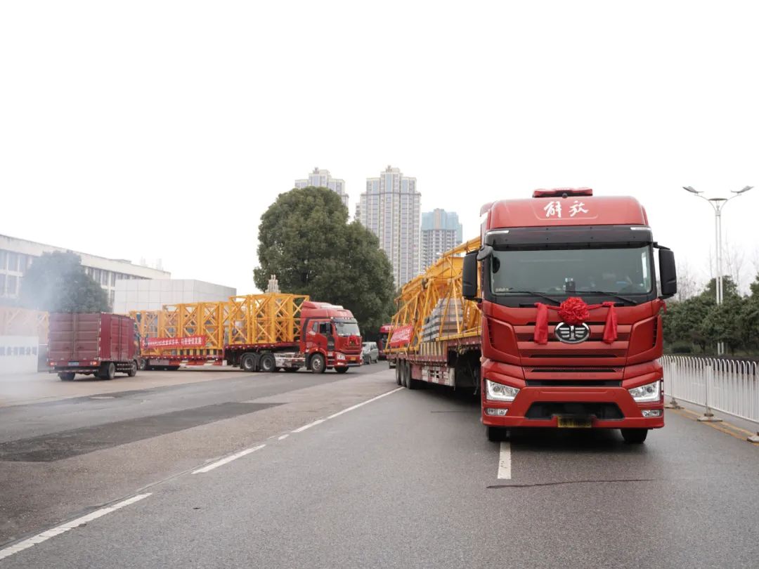 “虎”力全开!平博在线江麓开门红发货仪式隆重举行