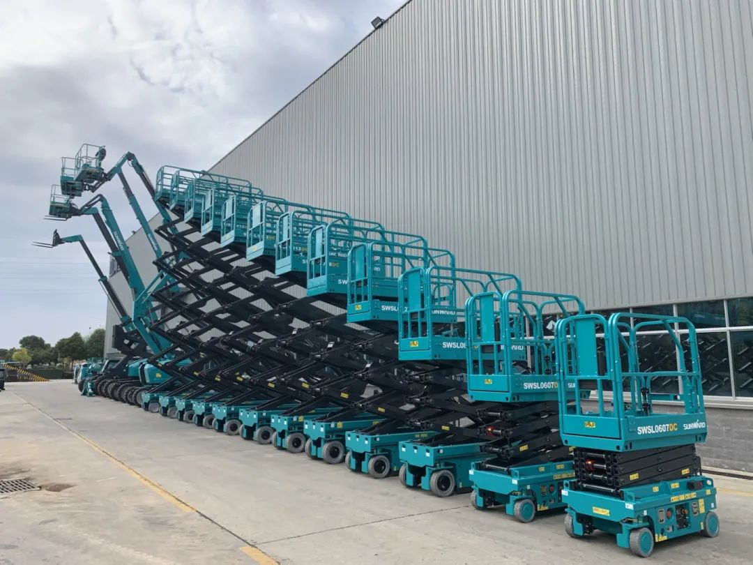 创下单日最高发货量纪录!平博在线高机设备集中发货